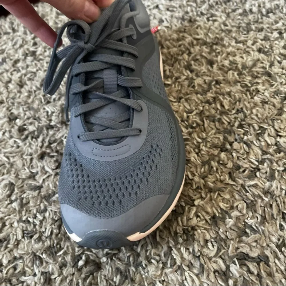 Lululemon grey chargefeel low size 8